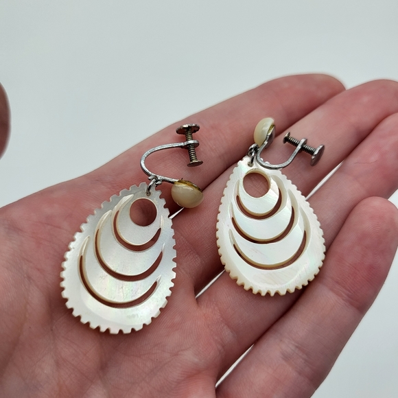 Vintage clip on earrings - Picture 3 of 3